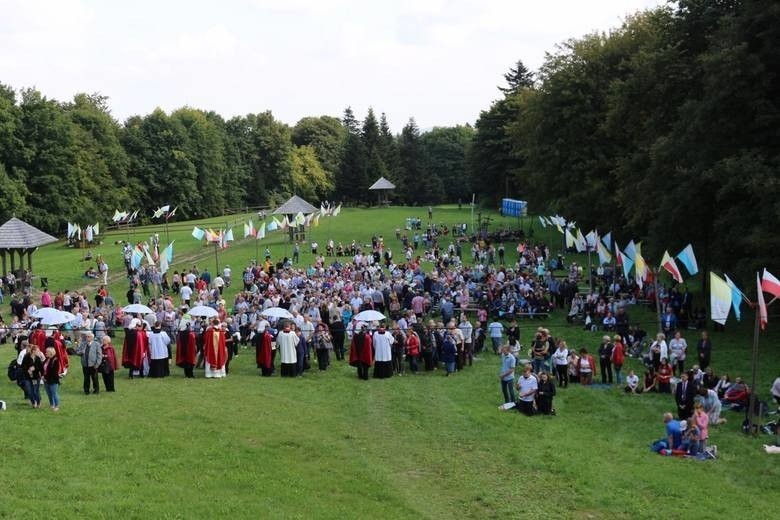 W niedzielę zaczynają się wielkie uroczystości odpustowe na Świętym Krzyżu. W poniedziałek mszę odprawi nuncjusz apostolski [ZDJĘCIA]