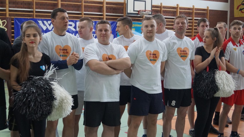 Strażacy grają dla chorego Maksia! Turniej charytatywny trwa