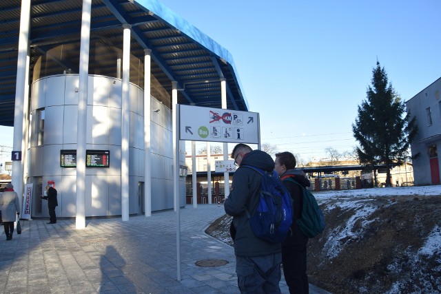 Od 1 lutego kasa biletowa  działająca obecnie przy ulicy Piłsudskiego zostanie przeniesiona do budynku centrum przesiadkowego. Po sieciówki trzeba będzie chodzić na ulicę Towarową