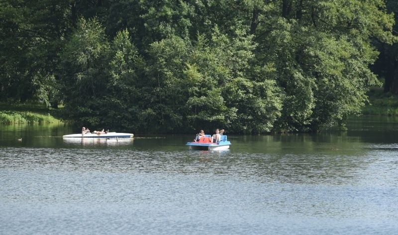 Niewiele rowerów wodnych opuściło przystań w Arturówku.