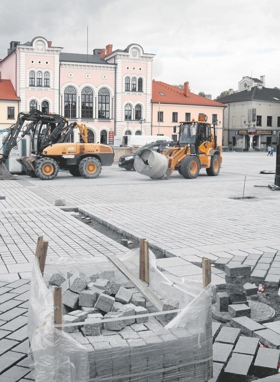 Prace na żywieckim rynku przebiegają bardzo sprawnie