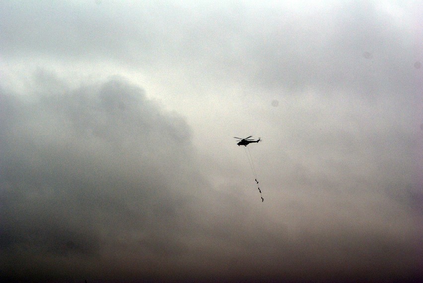 Helikopter latający od wczoraj nad centrum Rzeszowa wzbudza...