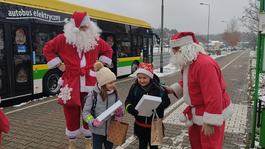 Mikołajowy autobus będzie jeździł 6 grudnia ulicami Zielonej...