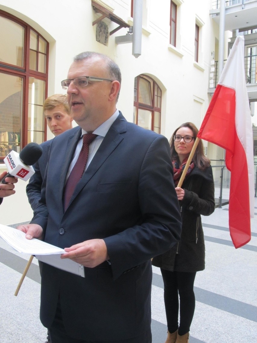 Poseł Ujazdowski: Potrzebujemy zmian w konstytucji! (PROPOZYCJE ZMIAN)