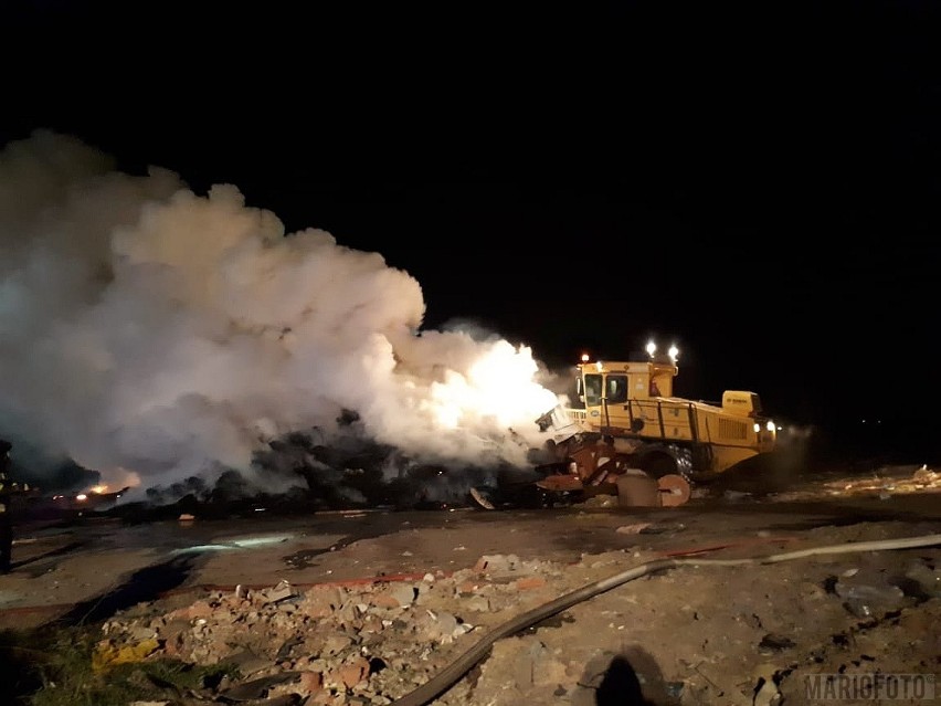 Pożar na wysypisku śmieci w Opolu.