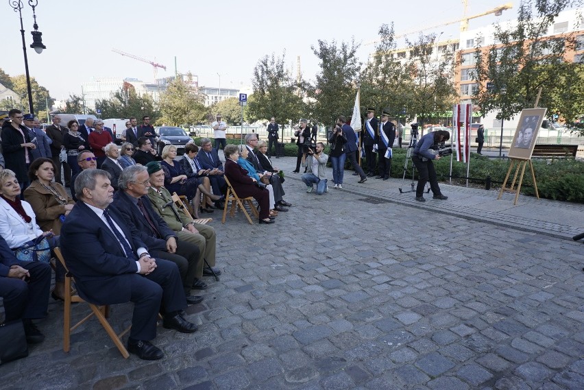 W czwartek oficjalnie otwarto w Poznaniu Skwer Ireny...