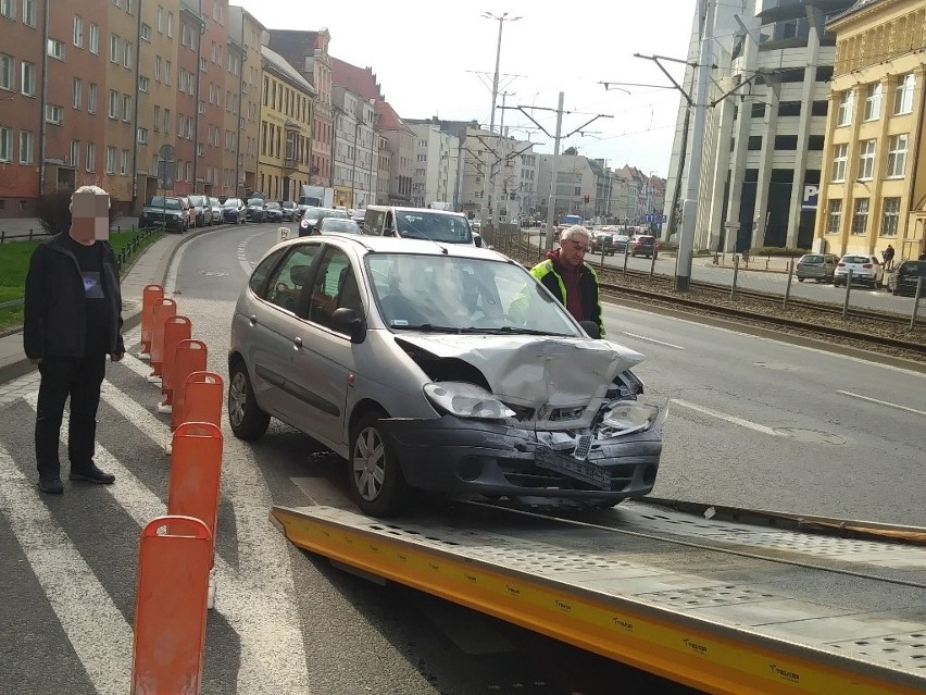 Wypadek w pobliżu placu Dominikańskiego. Są utrudnienia (ZDJĘCIA)