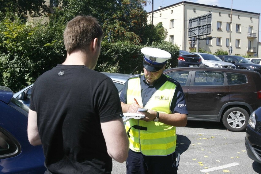 Strefa 30 w Katowicach działa. Patrol policji nie ma wiele...