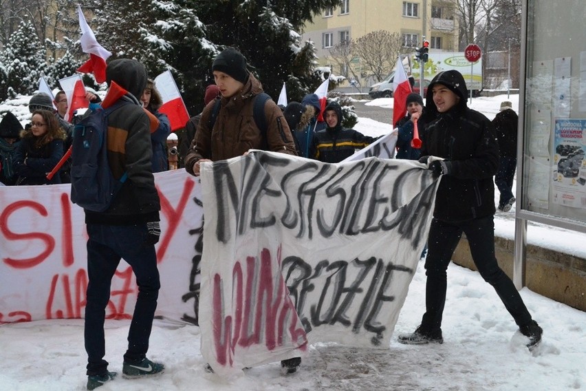 Radni powiatu bielskiego zdecydowali o przeniesieniu ZS...