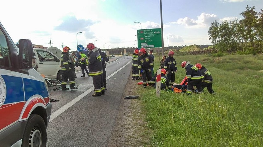 Jak informują strażacy, na skrzyżowaniu w Pawłówku zderzył...