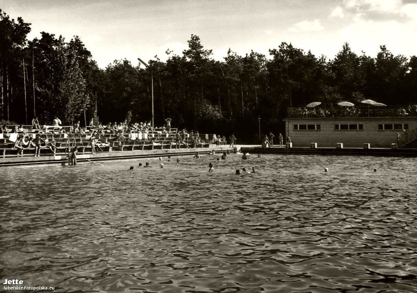 Basen pływacki FKS Avia Świdnik przy ul. Fabrycznej 3 na...