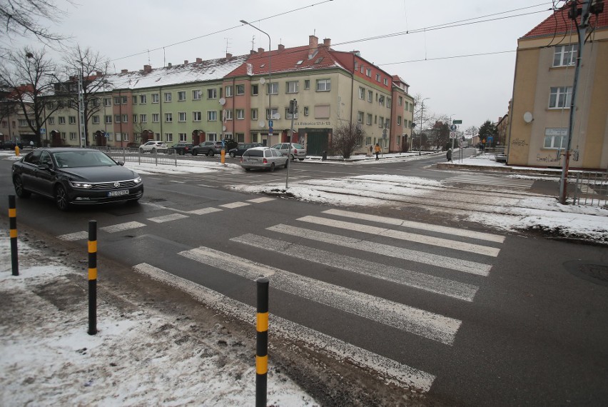 Niebezpieczne przejście dla pieszych na Pogodnie. Będzie spowalniacz?