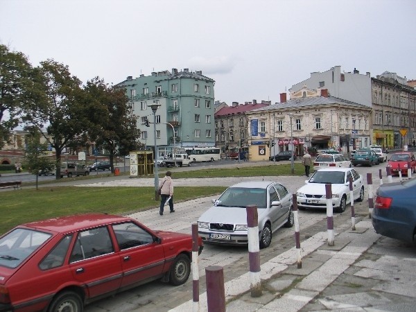 Przedłużona ul. Rybia będzie biegła m.in. przez obecny postój taxi i dołączy do Wałowej.