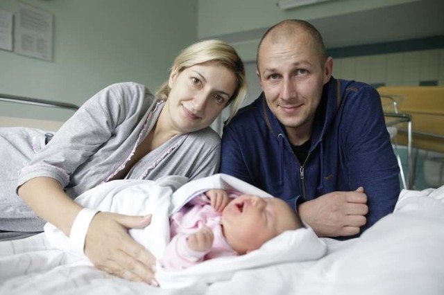 Ewa Iwanowska z Opola chętnie skorzystała z bezpłatnego porodu rodzinnego, w trakcie którego towarzyszył jej partner Jarosław Bucki. Od razu miała dziecko przy sobie, co uważa za duży plus.