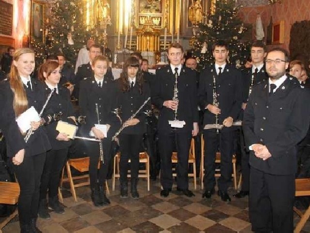 Udany koncert orkiestry dętej z Krasocina w secemińskim kościele w Święto Trzech Króli.