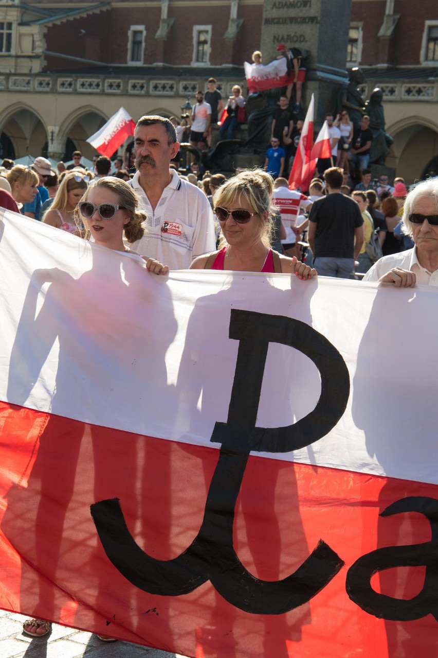 Krakowianie pamiętali o Powstaniu Warszawskim