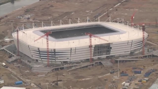 Arena mistrzostw świata w Kaliningradzie przypomina stadion Bayernu [WIDEO]