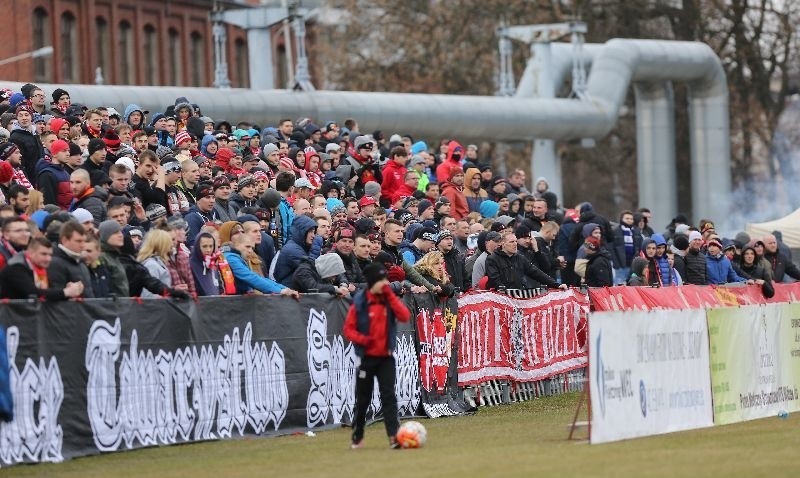 Zobacz znakomity doping kibiców Widzewa na meczu z Zawiszą Pajęczno [FILMY, zdjęcia]