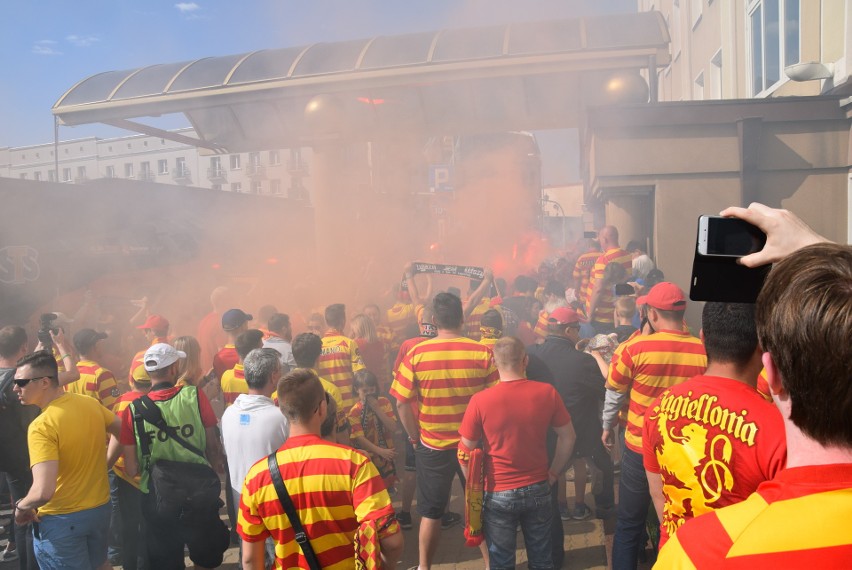 Jagiellonia - Wisła Płock. Kibice pożegnali piłkarzy...