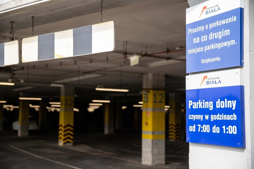 Nowe zasady parkowania w galeriach handlowych. Za co można dostać mandat?