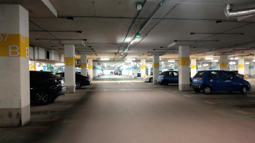 Nowe zasady parkowania w galeriach handlowych. Za co można dostać mandat?