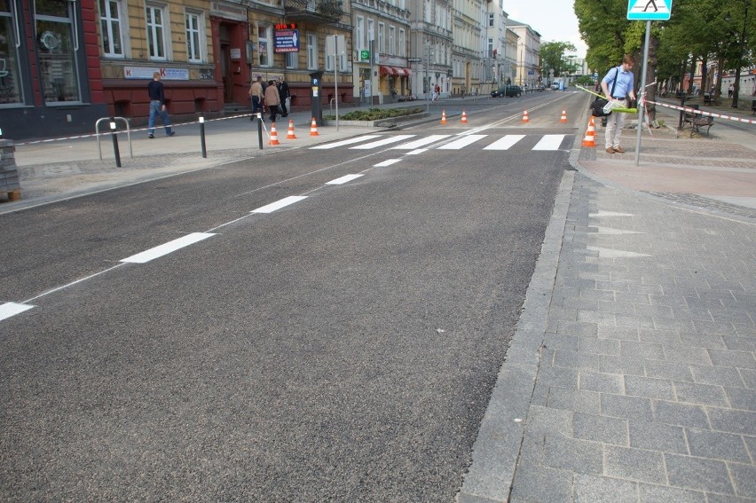 Nie z płytek, ale asfaltowe - tak po remoncie wyglądają...