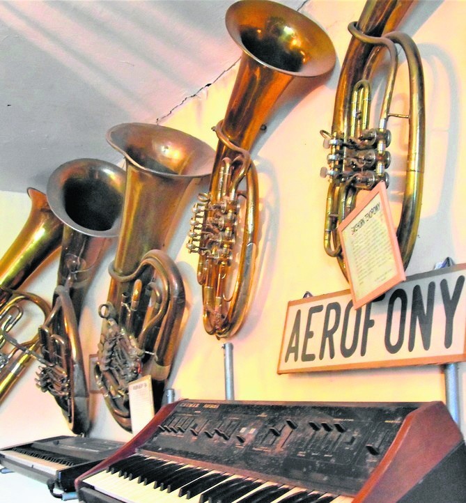Od prawie 50 lat ratuje instrumenty i ma ich niezwykłą kolekcję