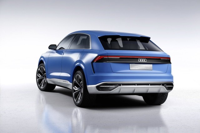 Audi Q8 Concept Jeśli chodzi o napęd, zwieszenie i podwozie, Audi Q8 concept wykorzystuje rozwiązania techniczne stosowane już w produkcji seryjnej aut z Ingolstadt. Silnik spalinowy pojazdu to jednostka 3.0 TFSI, generująca moc 245 kW (333 KM). Fot. Audi