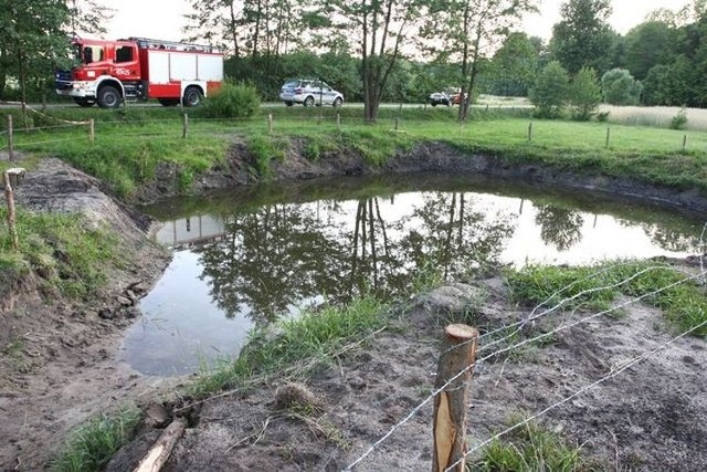 Ciała na brzeg wyciągnęli strażacy ochotnicy z OSP Szmurły