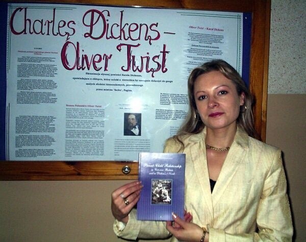 - Problemy poruszane w powieściach Charlesa Dickensa są wciąż aktualne - przekonuje Renata Stadnik - Komórkiewicz.