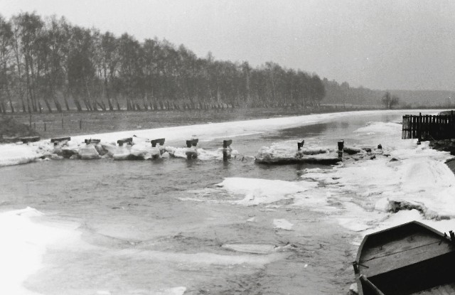 Zima w 1973 roku, Słupia skuta lodem w okolicy południowego cypla Kanału Młyńskiego