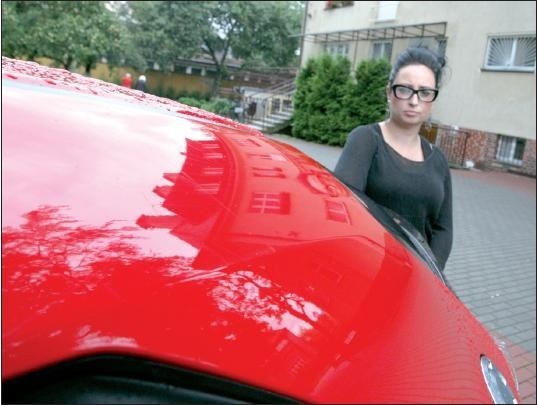 Anna Owerko twierdzi, że właściciel myjni uszkodził jej auto. Domaga się od niego odszkodowania.