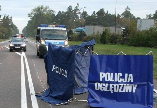 Pieszego przejechały trzy samochody