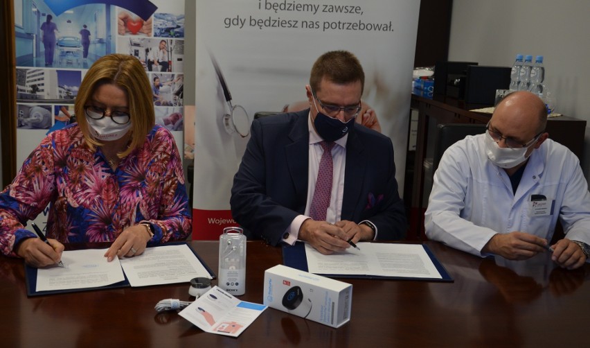 Podpisywanie umowy z TUW Polskim Zakładem Ubezpieczeń...
