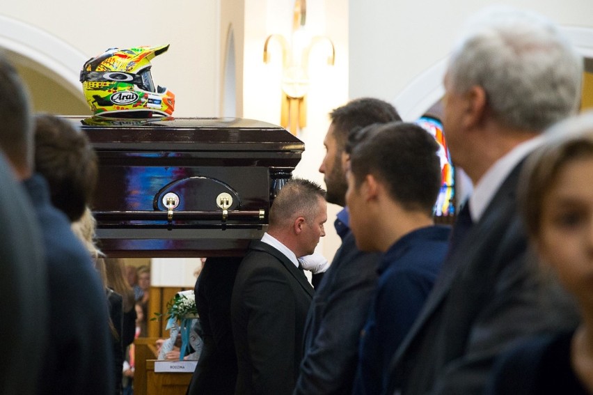 W Tarnowie odbył się pogrzeb żużlowca Krystiana Rempały. W...