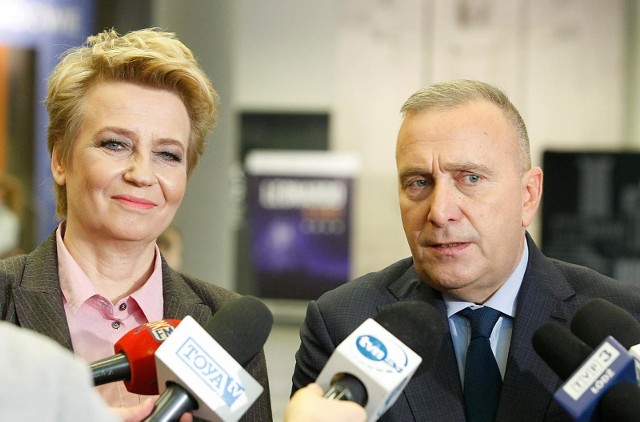Zarząd PO casusem Hanny Zdanowskiej zajmie się w poniedziałek 22 października - zapowiedział Grzegorz Schetyna.