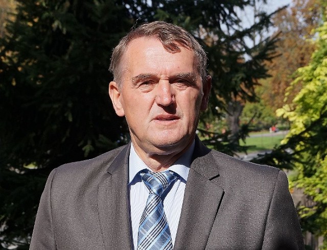 Tadeusz Gawrysiak burmistrzem Kruszwicy był już w latach 1990-1998 i 2002-2010. Ostatnie wybory przegrał ze swoim dotychczasowym zastępcą Dariuszem Witczakiem.