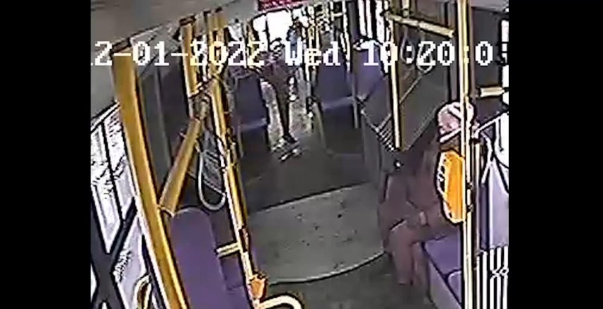 Sosnowiec. Młody mężczyzna wsiadł do autobusu i brutalnie...