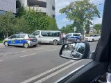 Radiowozy straży miejskiej blokują miejsca parkingowe na parkingu Kiss & Ride przy ul. Joannitów we Wrocławiu