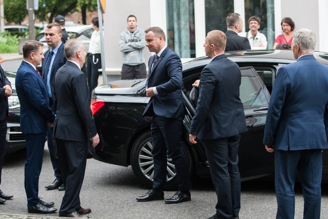 Prezydent RP Andrzej Duda w Gdańsku złożył kwiaty przed gdańskim Pomnikiem Pamięci Ofiar Eksterminacji Ludności Polskiej na Wołyniu