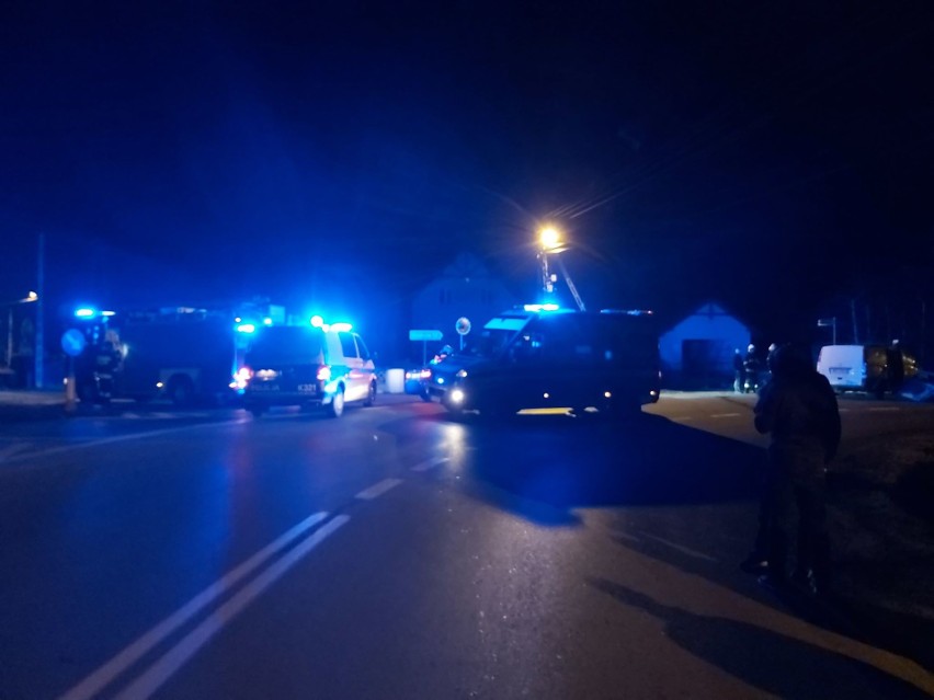Wypadek w Tarnobrzegu. 27-latek uderzył mercedesem w ogrodzenie posesji, policjanci wyczuli alkohol (ZDJĘCIA)