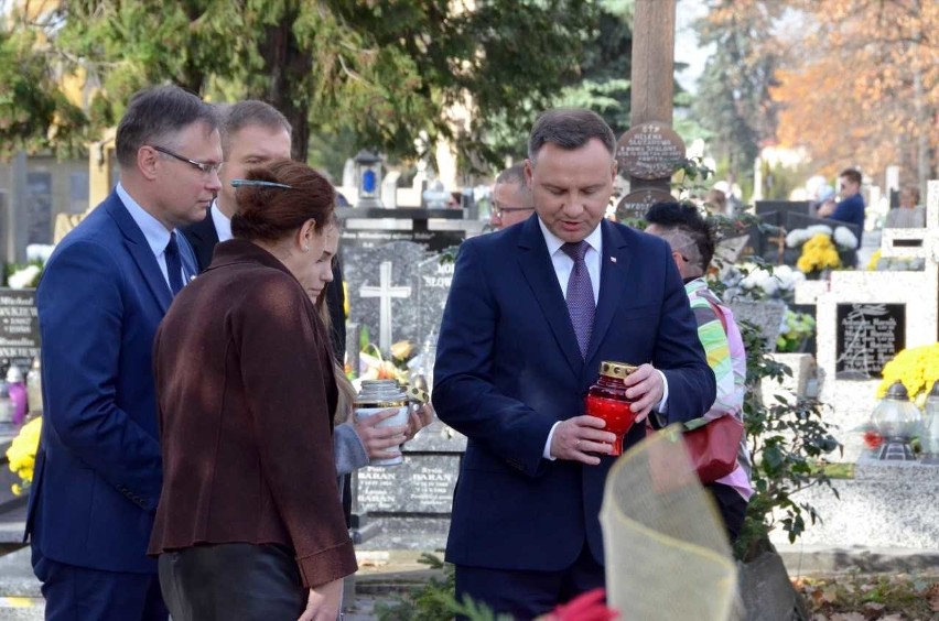 Nowy Sącz. Andrzej Duda wsparł kwestę na sądeckiej nekropolii 