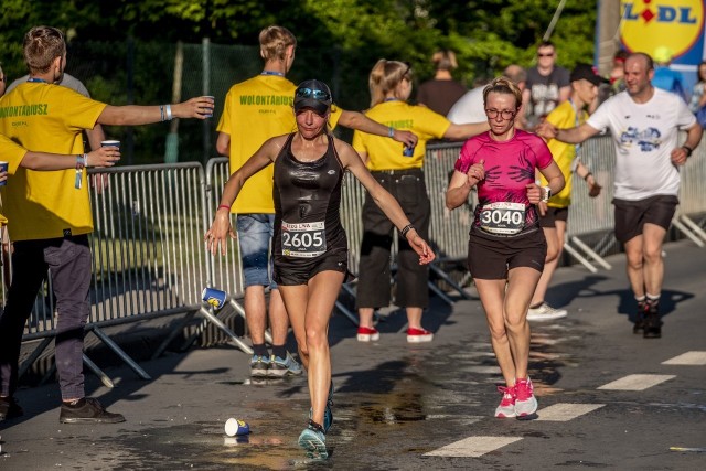 Bieg Lwa 2019 w Tarnowie Podgórnym. Pogoń za Lwem i półmaraton to dwie imprezy, które odbyły się w sobotę, 18 maja. Na starcie obu biegów stanęło kilka tysięcy zawodników. Przejdź dalej i zobacz kolejne zdjęcia --->