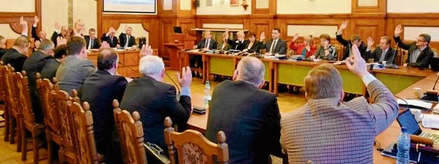 Radni powiatu krakowskiego zgodnie głosowali za przyjęciem budżetu na 2016 rok