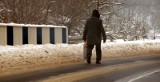 W Klimontowie zalegają hałdy śniegu - informuje mieszkaniec tej miejscowości