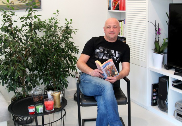 Dariusz Rekosz od 15 lat zajmuje się pisaniem książek, prowadzi też spotkania z ludźmi świata filmu, teatru, mediów