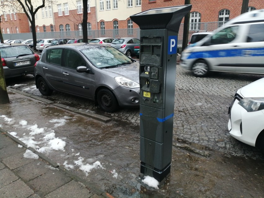 Parkomat przy ul. Marcelińskiej został zdewastowany, zanim...