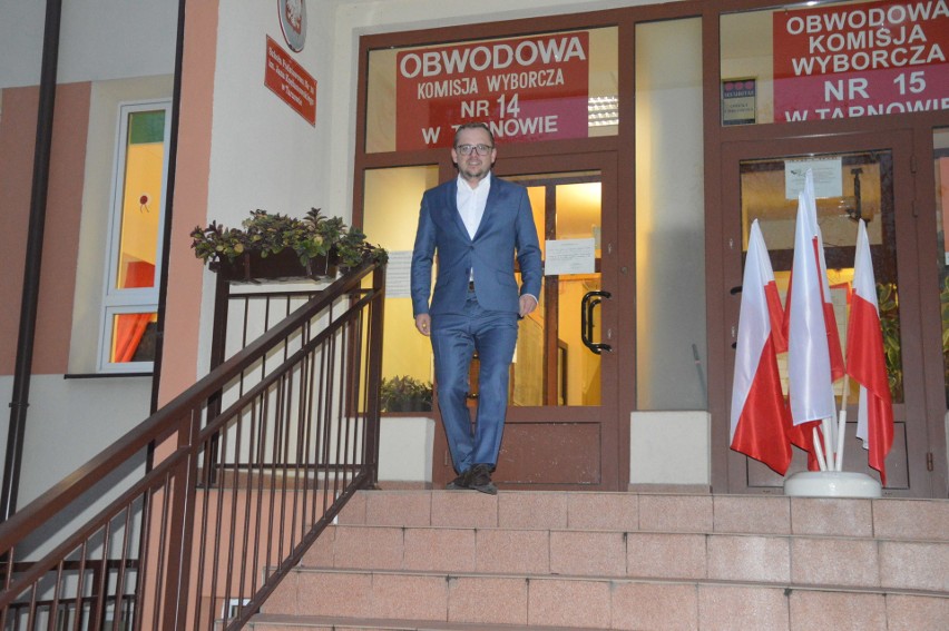 Wybory samorządowe 2018. Tomasz Olszówka i Seweryn Partyński, kandydaci na prezydenta Tarnowa, już głosowali (ZDJĘCIA)