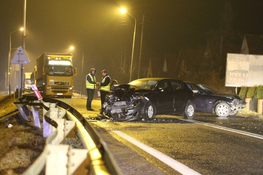 Wypadek pod Środą Śląską. Cztery osoby ranne [ZDJĘCIA]