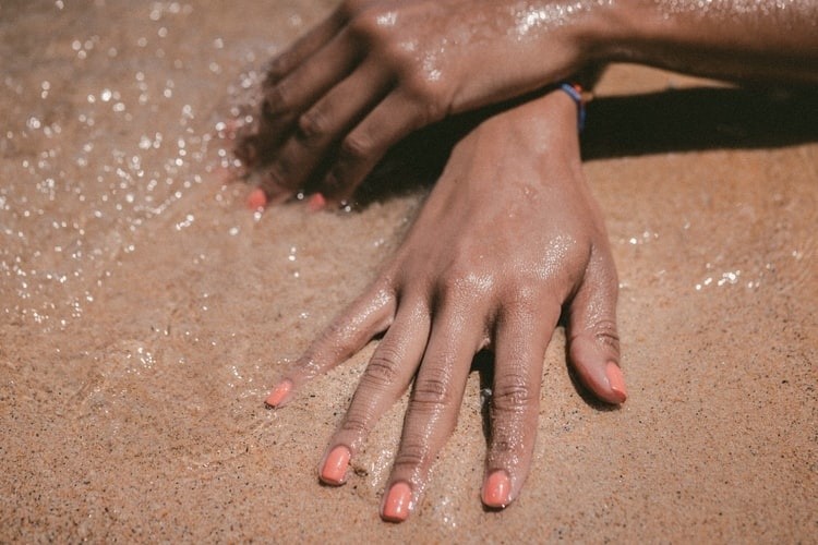 Zobacz wzory paznokci na lato - inspiracje Pinterest